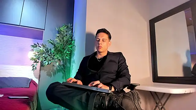 Snapshot of Dustin_Sonne chatting on June 3, 2026, 3:31 am Dustin Sonne online show from June 3, 2026, 3:31 am