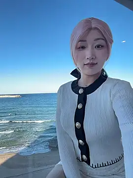 winter11 online show from November 10, 2025, 6:34 am