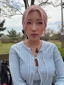 winter11 online show from April 17, 2026, 3:42 am