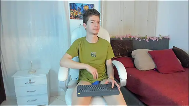 ThiagooJames online show from October 20, 2025, 12:44 am