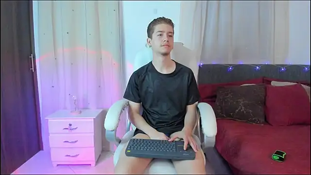 ThiagooJames online show from January 6, 2026, 3:32 am