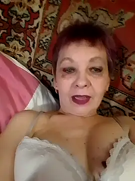 Rose60301 online show from October 4, 2025, 4:27 pm