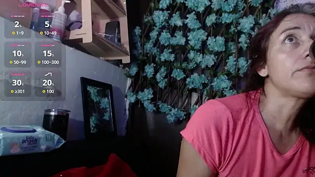 darling hott online show from October 31, 2025, 11:44 am