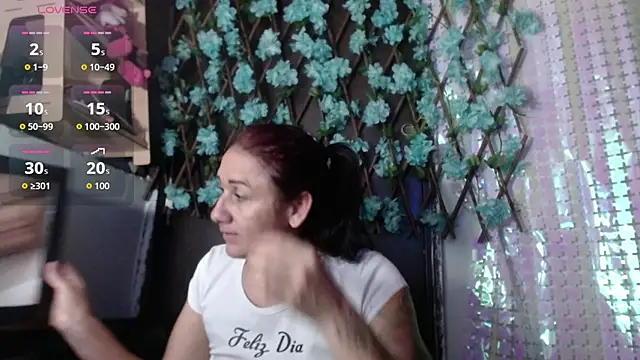 darling hott online show from November 18, 2025, 9:36 am