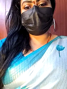 honey-flower online show from October 15, 2025, 12:38 pm