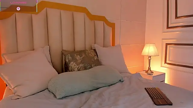 MaddieParker online show from April 14, 2026, 8:04 pm