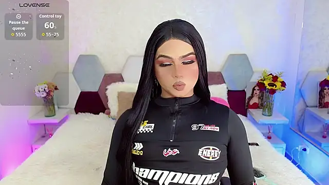 kushina uzumaki75 online show from November 9, 2025, 6:06 pm