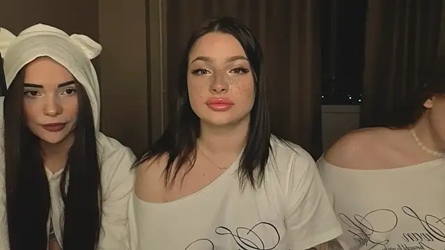 honey     bunny online show from September 29, 2025, 3:50 pm