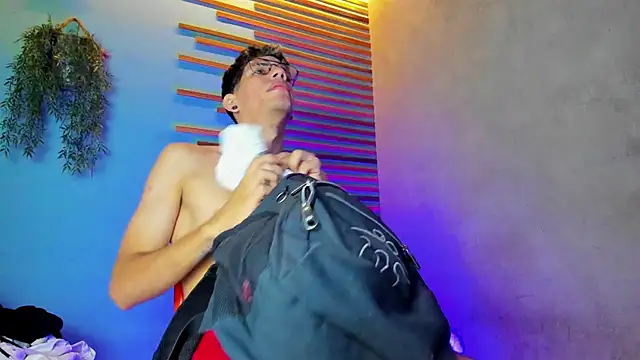 david huge online show from October 25, 2025, 1:40 pm