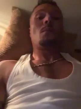 Snapshot of OfferedTearing chatting on October 5, 2025, 1:59 am OfferedTearing online show from October 5, 2025, 1:59 am