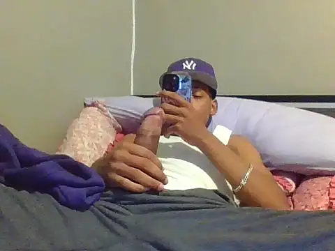 Snapshot of mikyng chatting on December 2, 2025, 4:07 am mikyng online show from December 2, 2025, 4:07 am