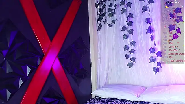 ivonne diaz1 online show from December 15, 2025, 7:51 pm