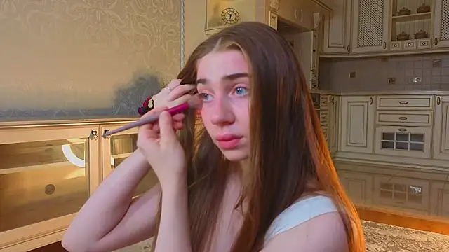 EadlinGillim online show from September 22, 2025, 3:08 am