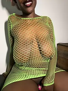 bustyblackebony online show from October 2, 2025, 7:43 pm