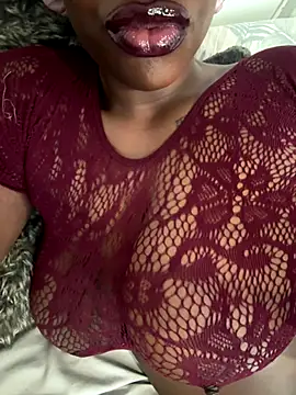 bustyblackebony online show from October 7, 2025, 10:56 am