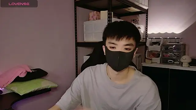 Snapshot of doggyman523 chatting on November 24, 2025, 5:12 pm doggyman523 online show from November 24, 2025, 5:12 pm