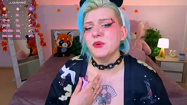 bluelunaray online show from October 5, 2025, 10:02 am