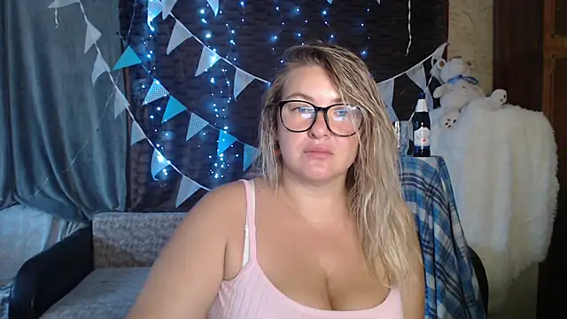 NikaSkylink online show from September 26, 2025, 3:21 am