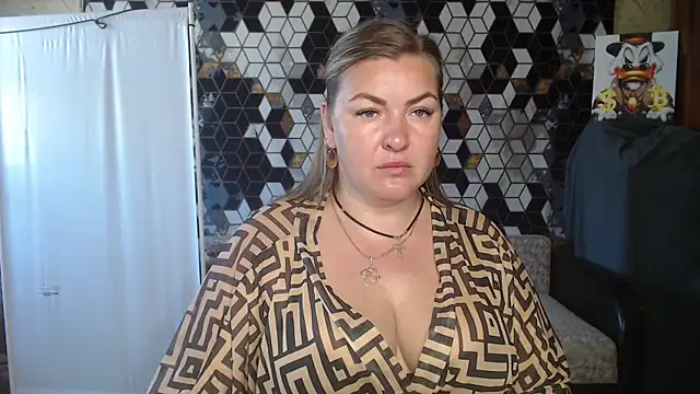 NikaSkylink online show from June 10, 2026, 4:45 am