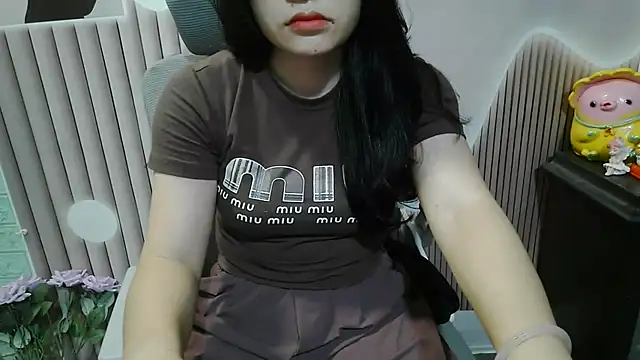 Snapshot of Emachiii chatting on October 12, 2025, 5:50 am Emachiii online show from October 12, 2025, 5:50 am