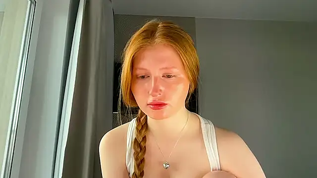 LuxXAngel online show from May 31, 2026, 12:08 am