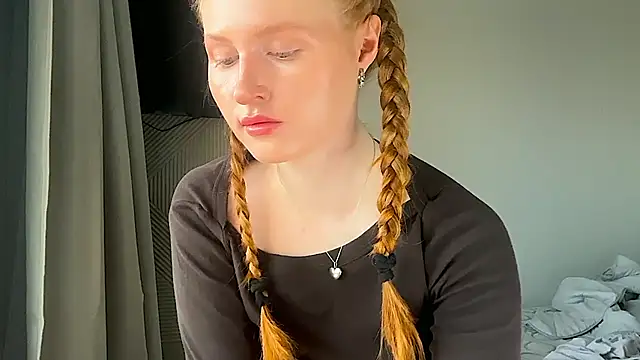 LuxXAngel online show from June 8, 2026, 12:36 am