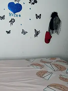 AntonelaMorriz online show from December 3, 2025, 7:49 am