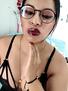 AntonelaMorriz online show from April 18, 2026, 9:57 am