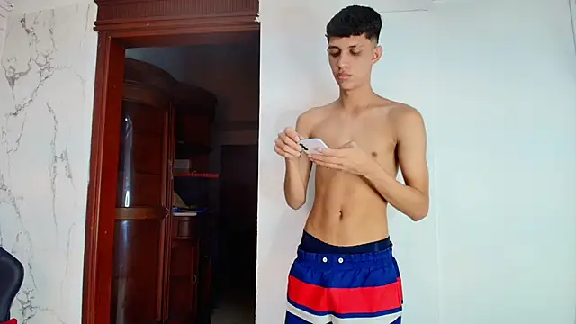 Allnei online show from March 12, 2026, 9:43 pm