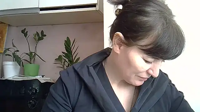 Krystal 82 online show from February 6, 2026, 11:02 am