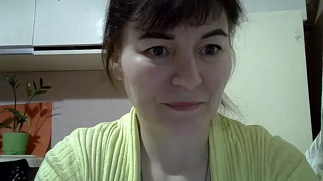 Krystal 82 online show from February 13, 2026, 3:52 pm