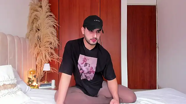 Dark beauty2 online show from September 11, 2025, 7:47 pm