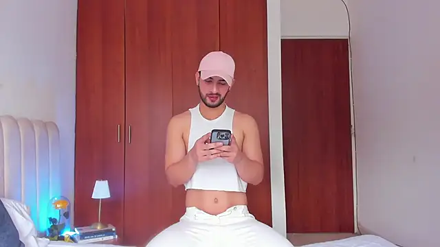 Dark beauty2 online show from October 8, 2025, 3:53 pm