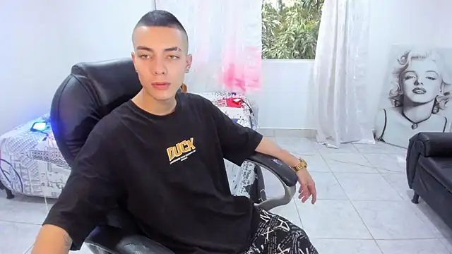 Dereck Boy8 online show from October 13, 2025, 8:53 pm