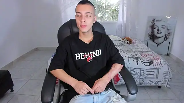 Dereck Boy8 online show from December 5, 2025, 7:43 pm