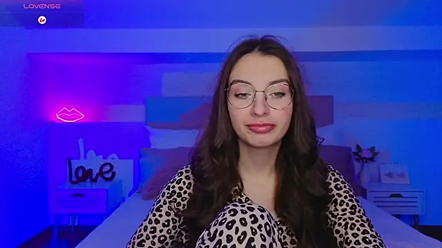 Real cutie1 online show from November 16, 2025, 9:09 pm