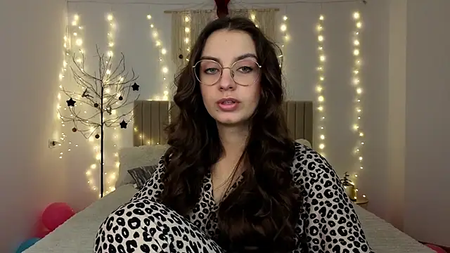 Real cutie1 online show from January 6, 2026, 1:48 pm