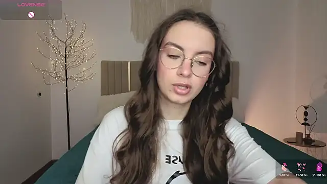 Real cutie1 online show from April 1, 2026, 1:41 pm