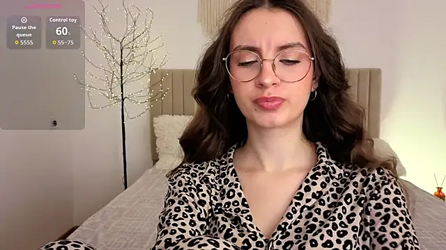 Real cutie1 online show from June 9, 2026, 1:01 pm