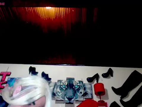 blondehot5v online show from September 26, 2025, 11:58 am