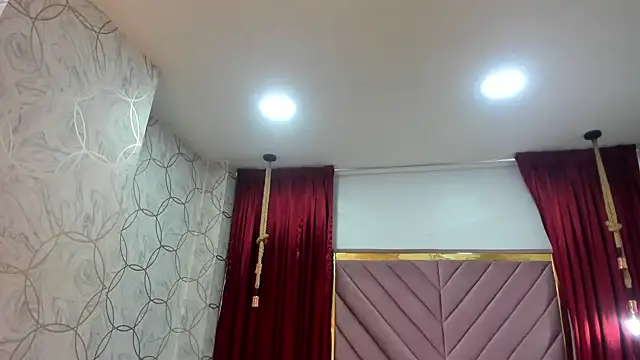 rubyrouge   online show from October 9, 2025, 7:01 pm