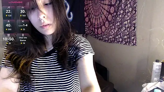 London Ray online show from April 7, 2026, 10:42 pm