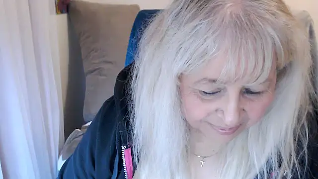 SusiLifeXXX online show from November 5, 2025, 8:20 pm