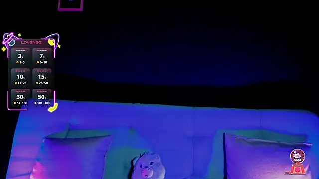 madiixwatson online show from November 10, 2025, 10:36 am