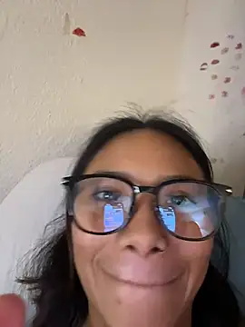 Nia Desire online show from March 3, 2026, 7:58 am