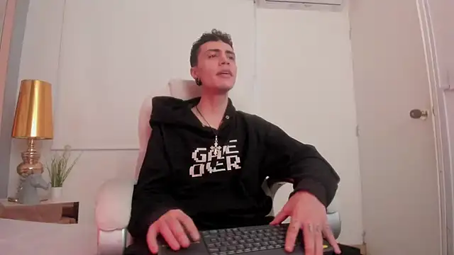 dark sun302 online show from November 11, 2025, 9:26 pm