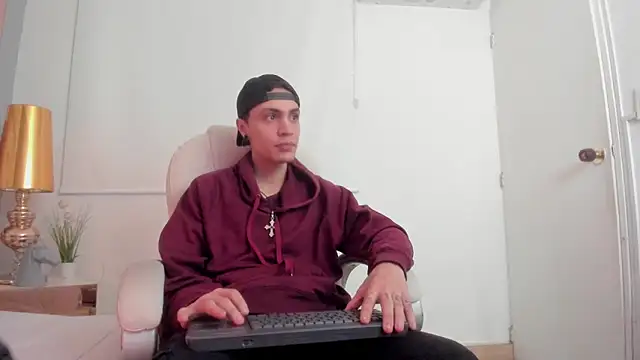 dark sun302 online show from November 26, 2025, 9:38 pm