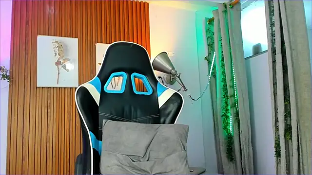 Evaa 18 online show from September 9, 2025, 5:34 pm