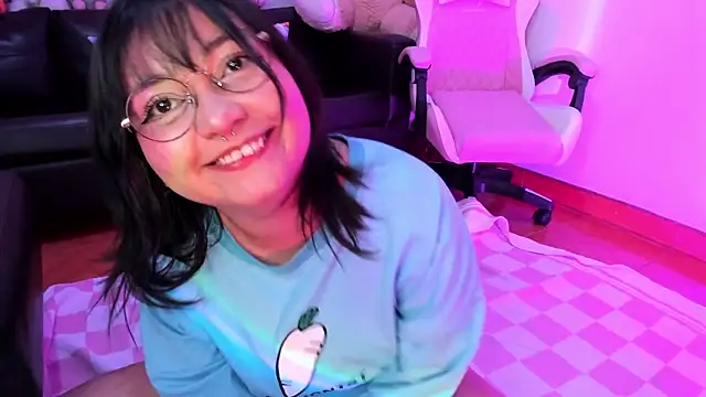 Snapshot of Lolii_Zoe chatting on November 30, 2025, 8:24 pm Lolii Zoe online show from November 30, 2025, 8:24 pm