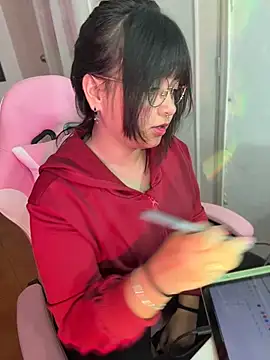 Snapshot of Lolii_Zoe chatting on December 17, 2025, 8:26 pm Lolii Zoe online show from December 17, 2025, 8:26 pm